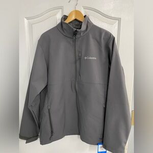 Columbia grey Softshell Jacket size large brand new